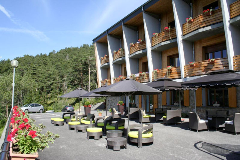 Terrasse panoramique de la résidence & SPA de l'Adrechas à la Colmiane dans les Alpes maritimes